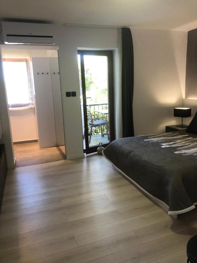 מאלי לוסיניי Apartments & Rooms Bianca מראה חיצוני תמונה