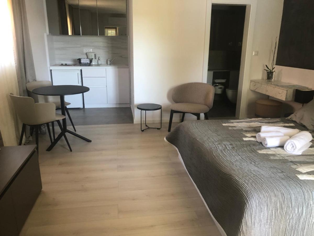מאלי לוסיניי Apartments & Rooms Bianca מראה חיצוני תמונה