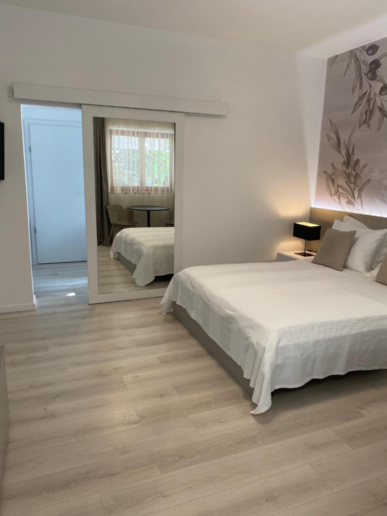 מאלי לוסיניי Apartments & Rooms Bianca מראה חיצוני תמונה