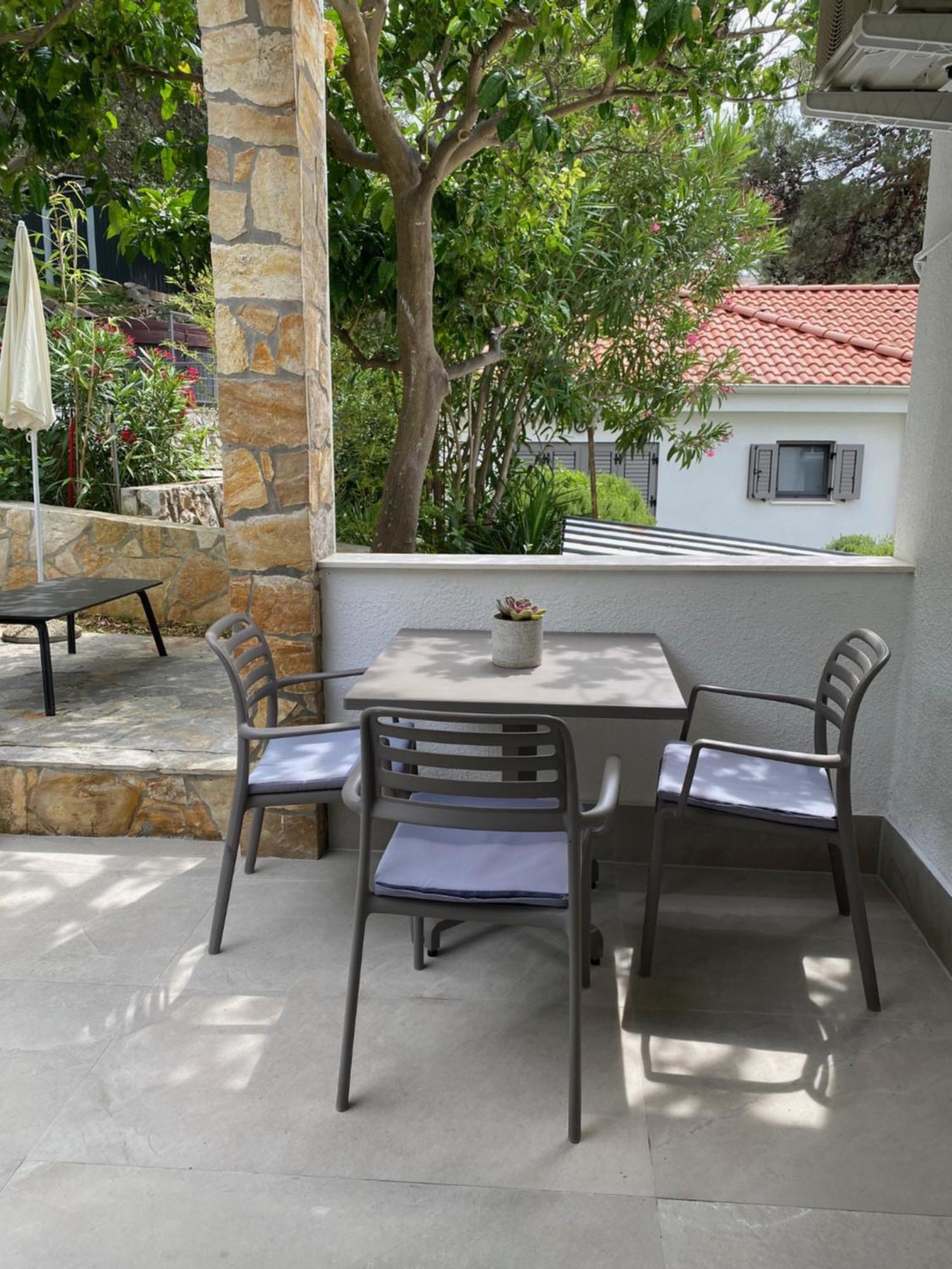 מאלי לוסיניי Apartments & Rooms Bianca מראה חיצוני תמונה
