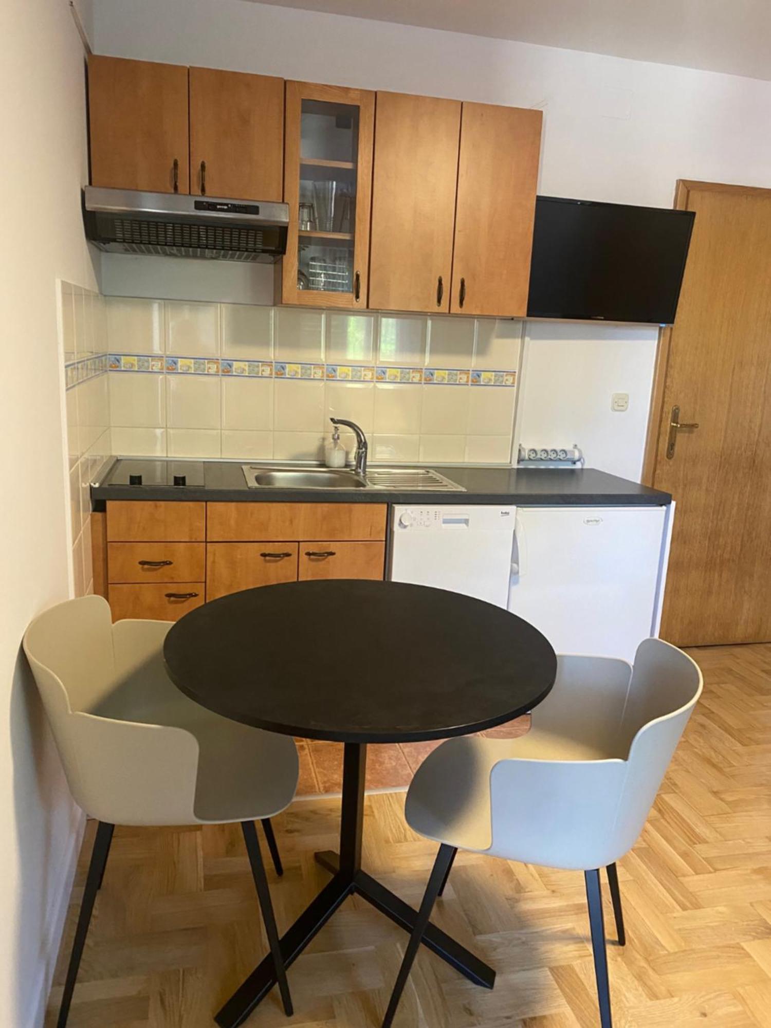 מאלי לוסיניי Apartments & Rooms Bianca מראה חיצוני תמונה